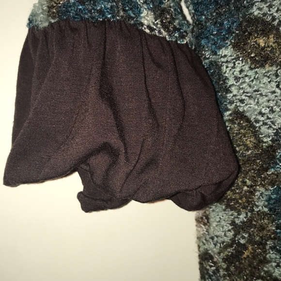 Beautiful woven dress with bell sleeves - Picture 4 of 6